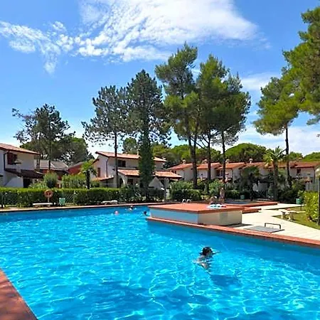 فندق Flat With Shared Pool And Private Garden بيبيوني