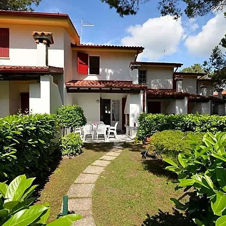 Flat With Shared Pool And Private Garden فندق بيبيوني